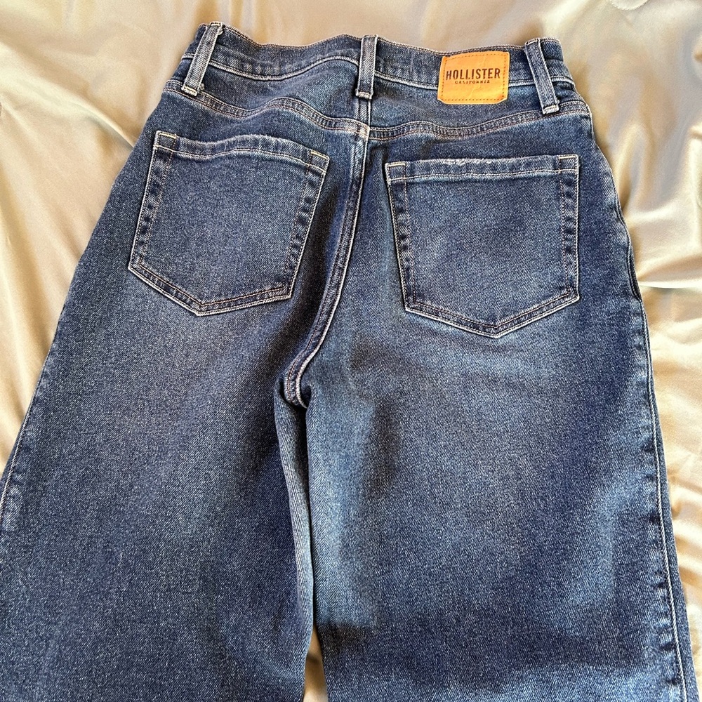 Hollister Dad jeans with crossover button